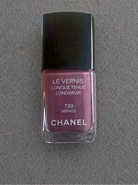 CHANEL Nail Polish 739 Mirage